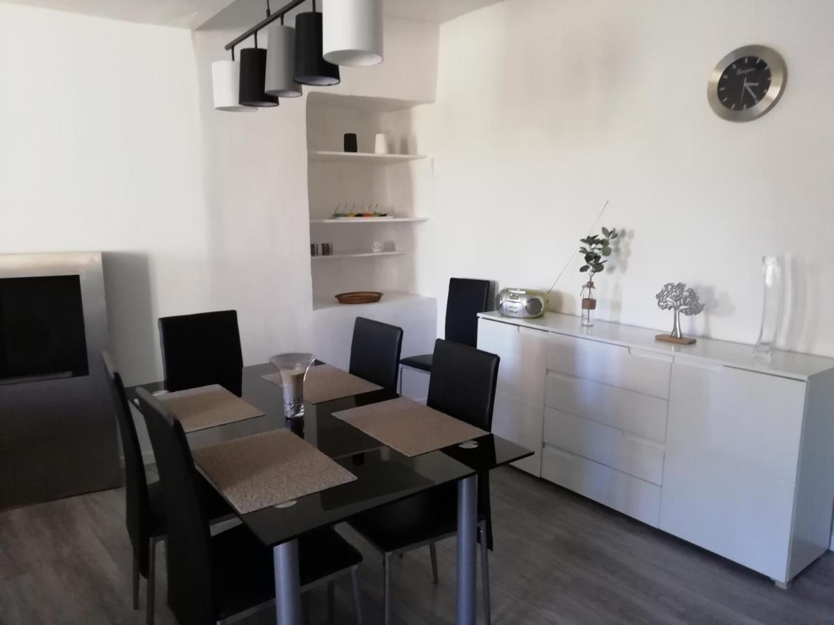 Azille Ancienne Caserne Du Chateau מראה חיצוני תמונה