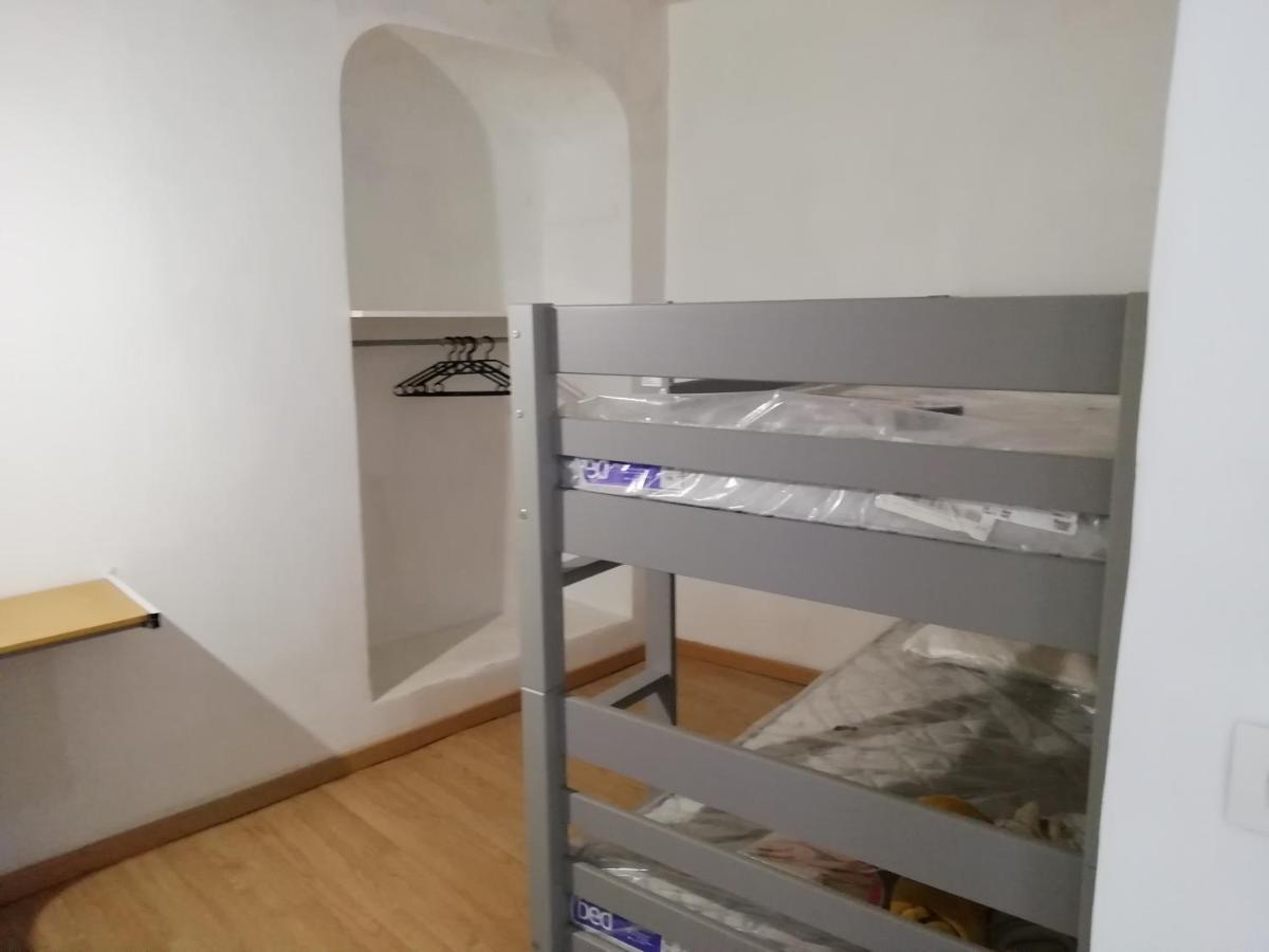 Azille Ancienne Caserne Du Chateau מראה חיצוני תמונה