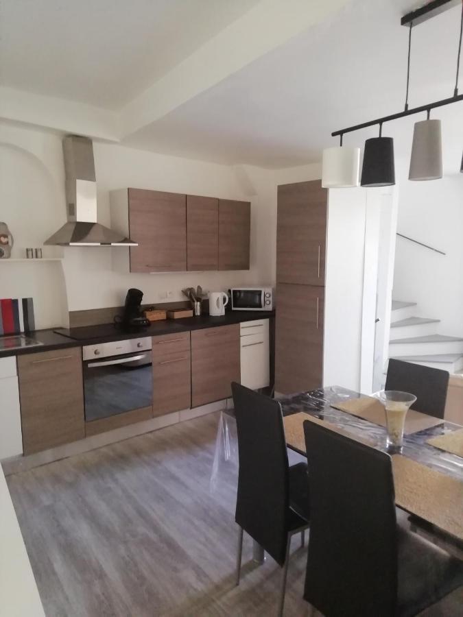 Azille Ancienne Caserne Du Chateau מראה חיצוני תמונה